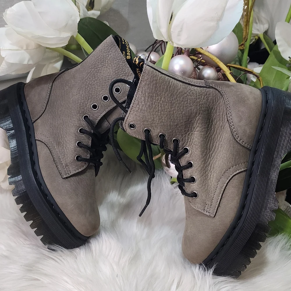 Dr. Martens Jadon leather platform Women boots size5 New